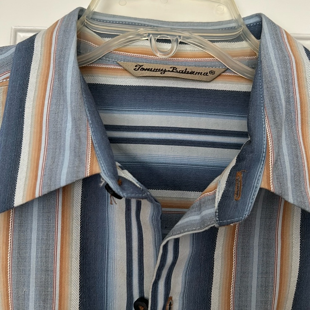 Tommy Bahama long sleeve men’s shirt- like new size Small, 100% silk